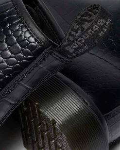 1460 Croc Emboss Leder Stiefel in Schwarz