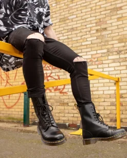1490 Glattleder Hohe Schnürstiefel in Schwarz