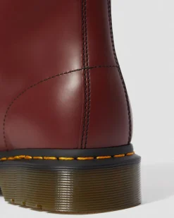 1460 Glattleder Schnürstiefel in Cherry Red