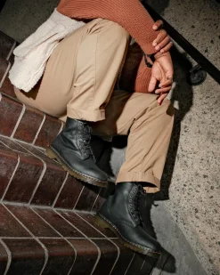 1460 Grizzly Leder Schnürstiefel mit Kunstfellfutter in Schwarz