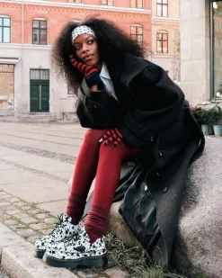Buzz 5-Ösen Dalmatiner Hair On Leder Schuhe in Creme & Schwarz