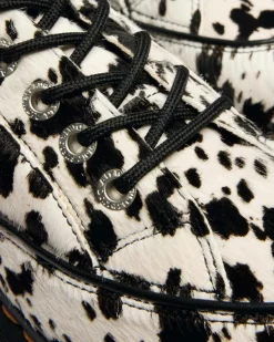 Buzz 5-Ösen Dalmatiner Hair On Leder Schuhe in Creme & Schwarz