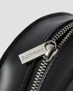 Herzförmige Ledertasche in Schwarz