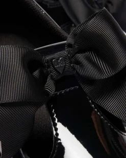 JUNIOR POLLEY II BOW LACKLEDER MARY JANE SCHUHE in Schwarz
