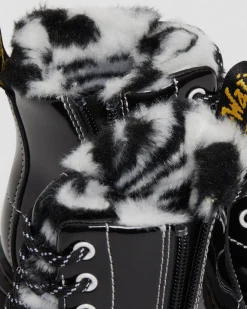 Kinder 1460 Serena Lackstiefel mit Kunstpelzfutter in Schwarz