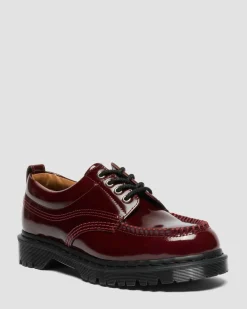 Lowell Laquered Moc Toe Schuhe in Cherry Red