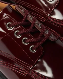 Lowell Laquered Moc Toe Schuhe in Cherry Red