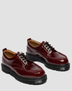 Lowell Laquered Moc Toe Schuhe in Cherry Red
